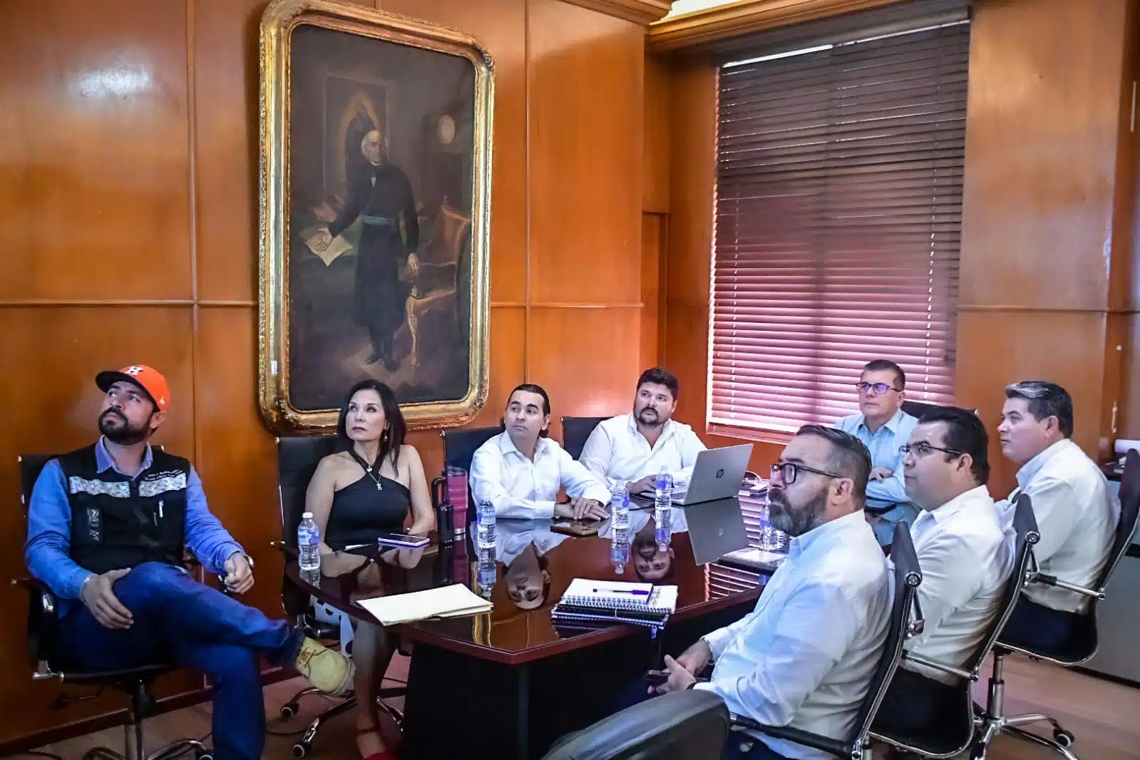 El alcalde Édgar González Zataráin encabeza reunión con el superintendente de la CFE en Mazatlán, César Padilla, síndicos y comisarios de la zona rural