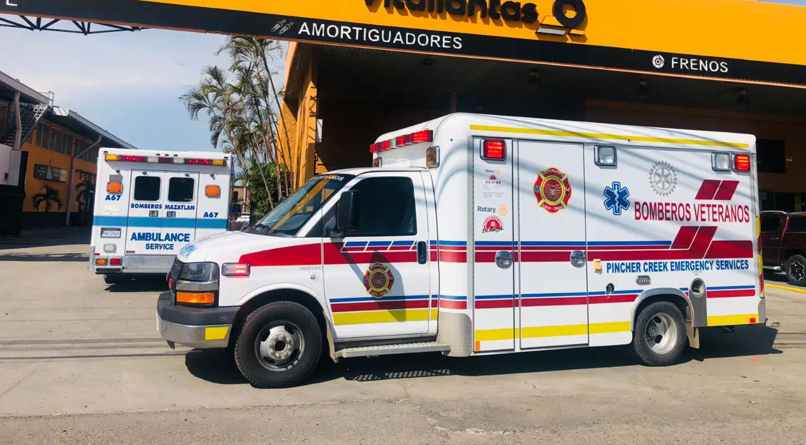 Ambulancia en empresa automotriz