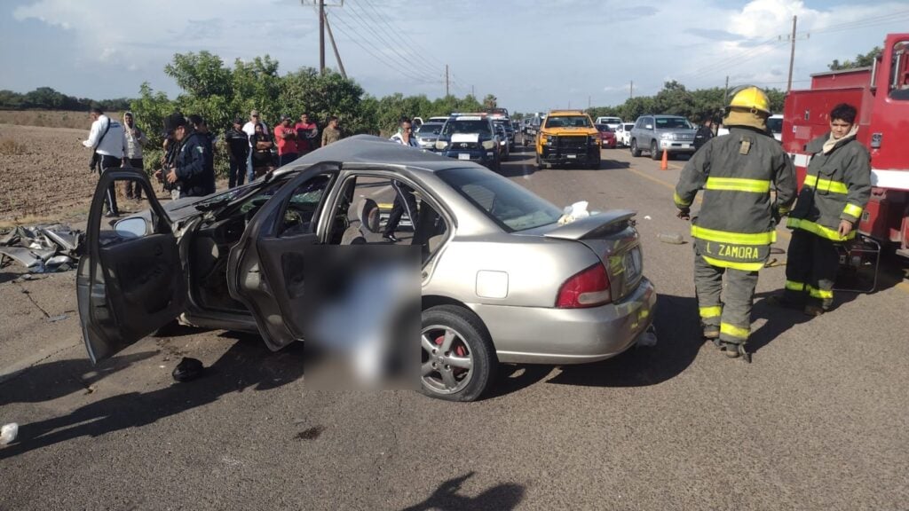 Accidente por la la carretera Navolato-Altata