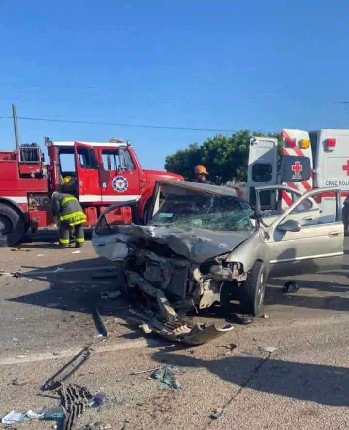 Accidente por la la carretera Navolato-Altata