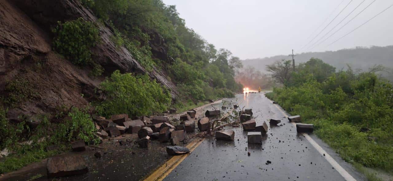 Piedras en carretera