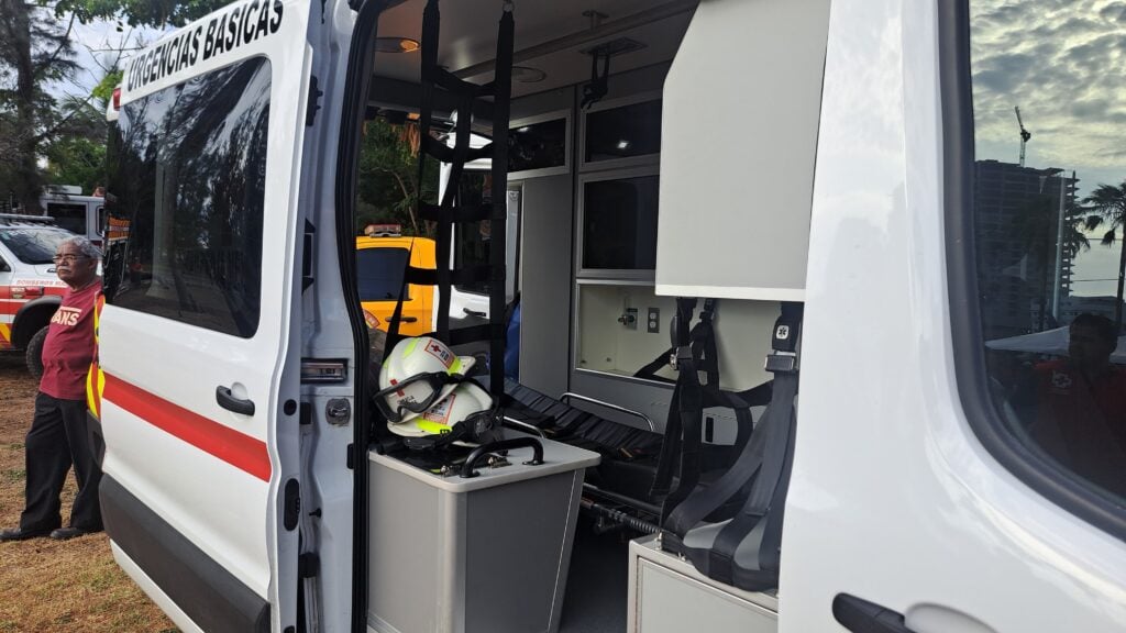 Interior de una ambulancia de Cruz Roja