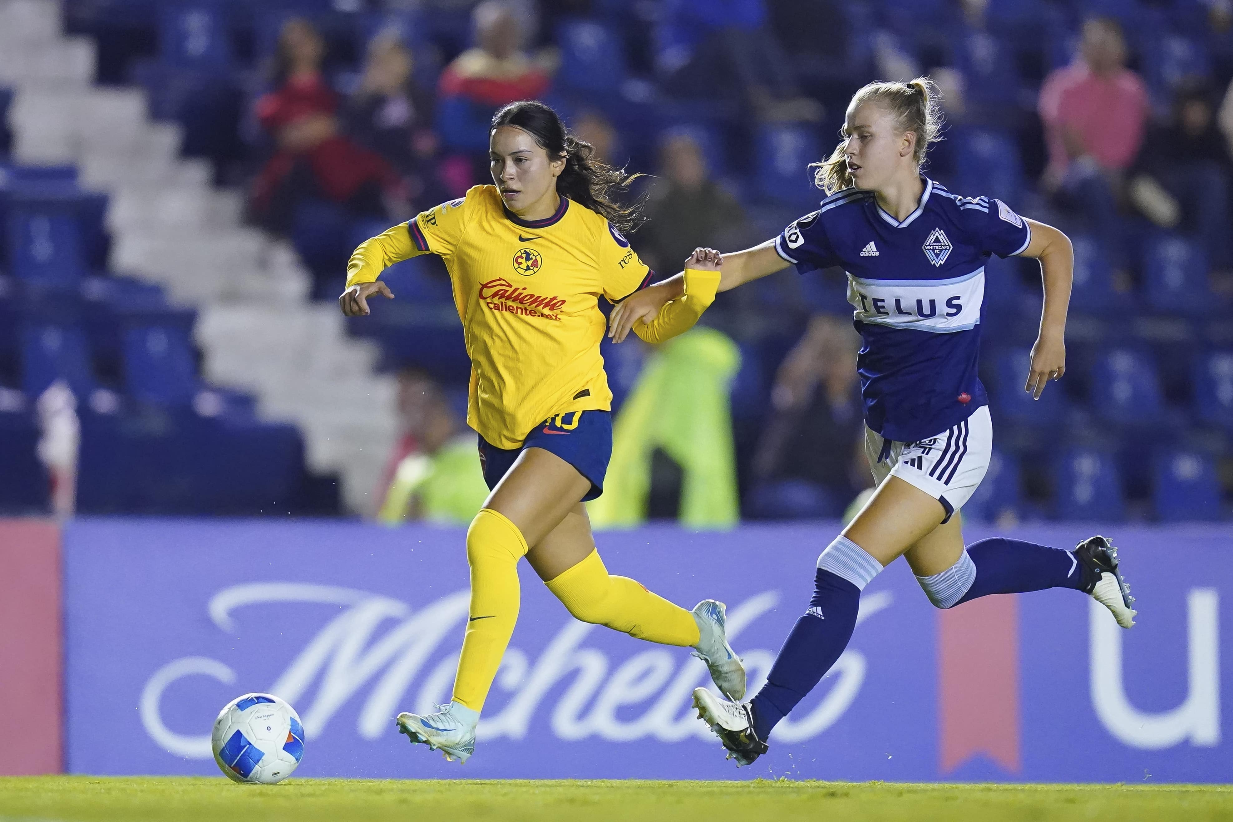 Futbolistas del América Femenil y Vancouver Whitecaps