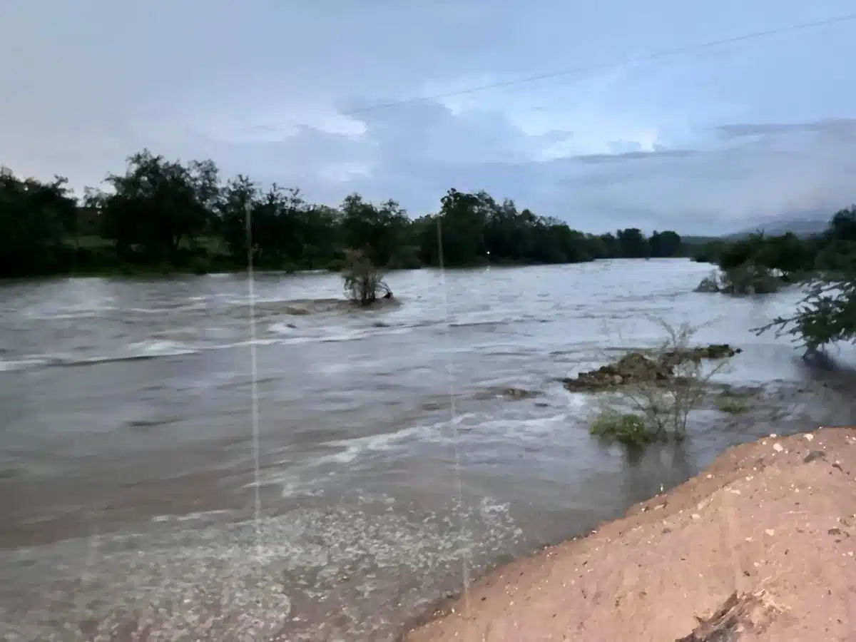 Arroyo crecido en Mocorito