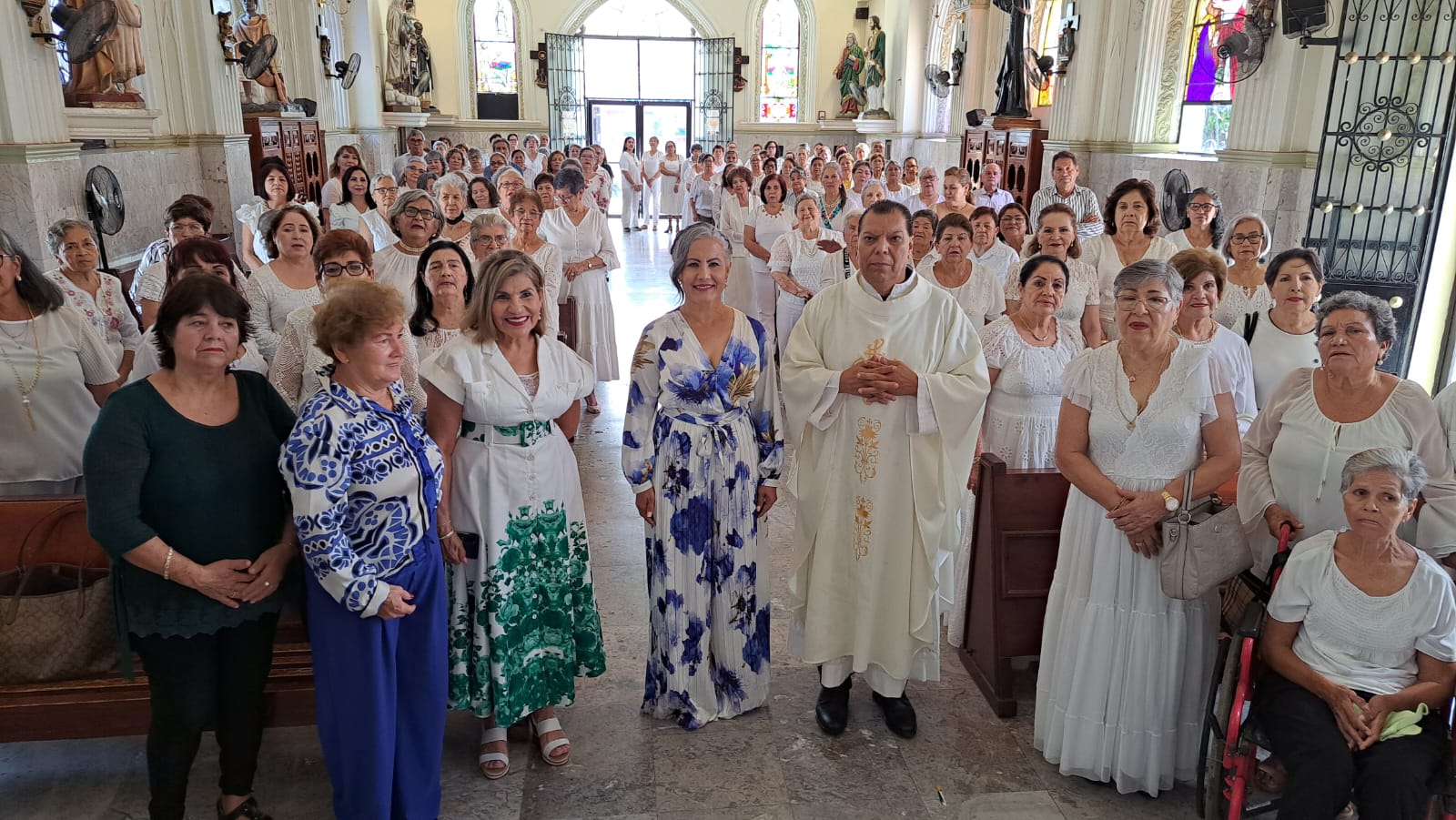 Con una misa de acción de gracias el DIF de Salvador Alvarado inició los festejos por el Día del Abuelo