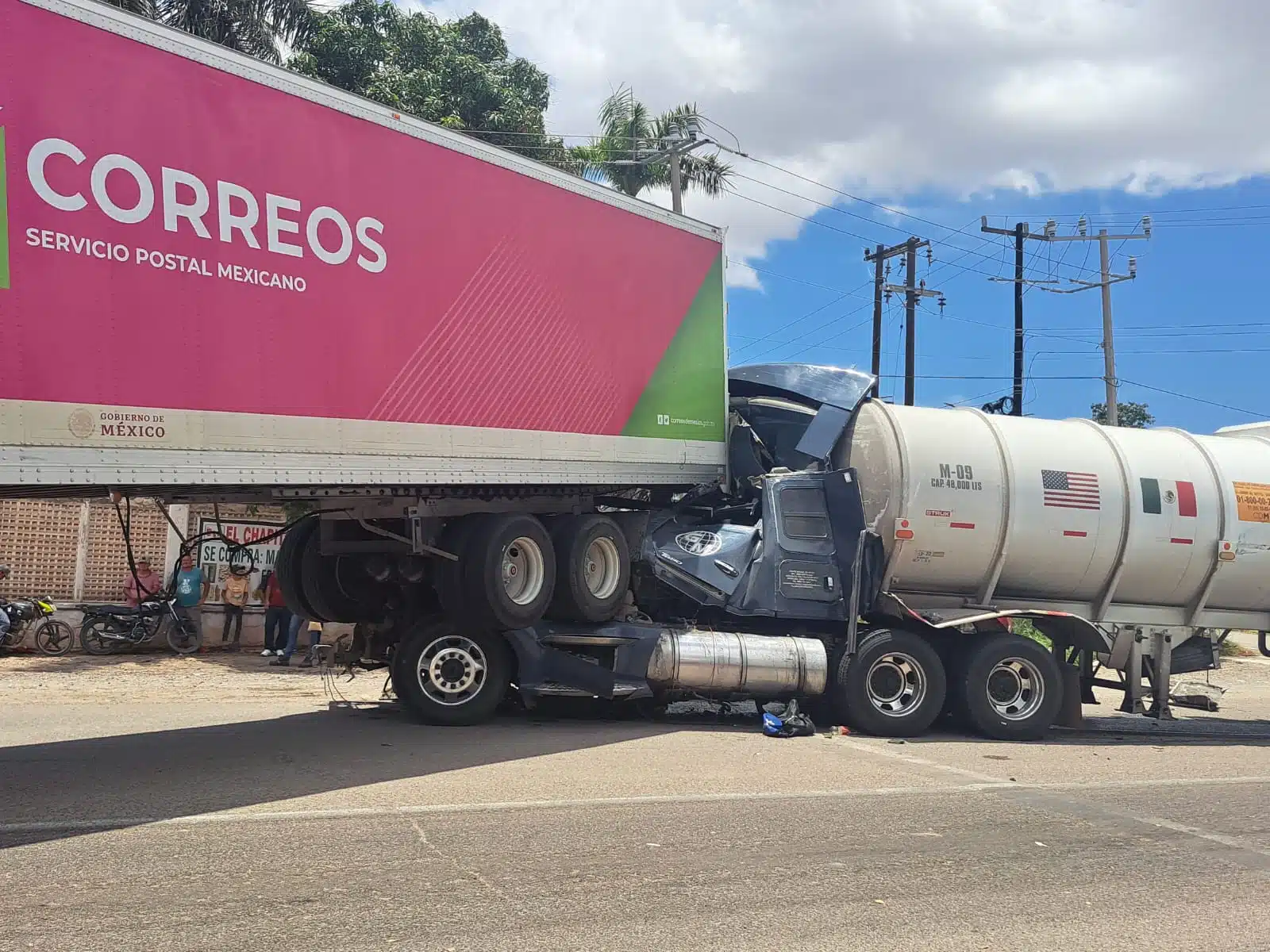 Accidente de tráiler en Guasave