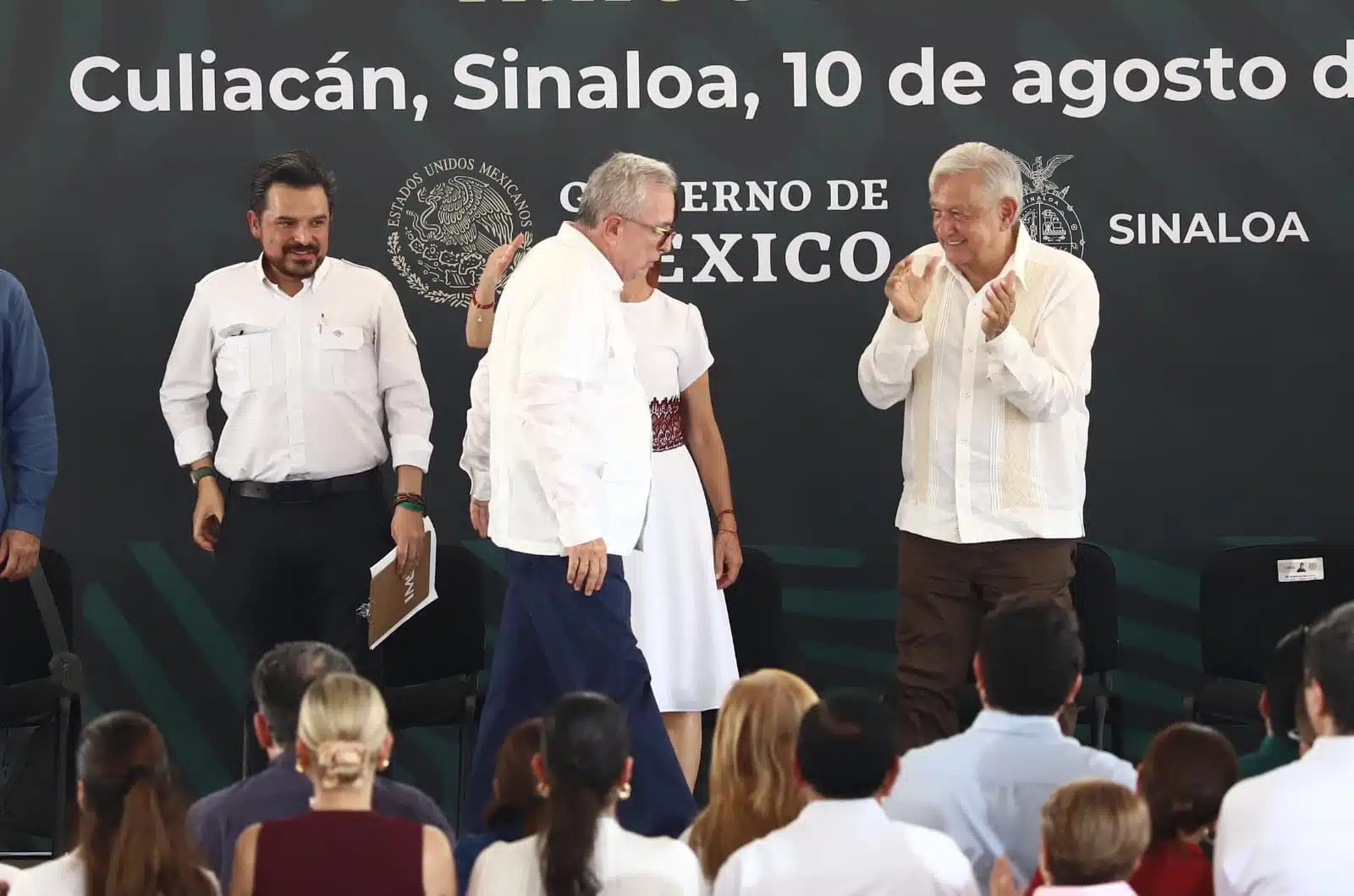 Rocha Moya recibe a AMLO a Sinaloa