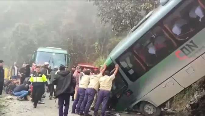 SRE reporta 4 mexicanos heridos tras accidente de autobús en Machu Picchu, Perú