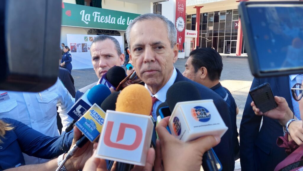 Gerardo Vargas Landeros habla con la prensa de Ahome tras el paso de la tormenta Ileana