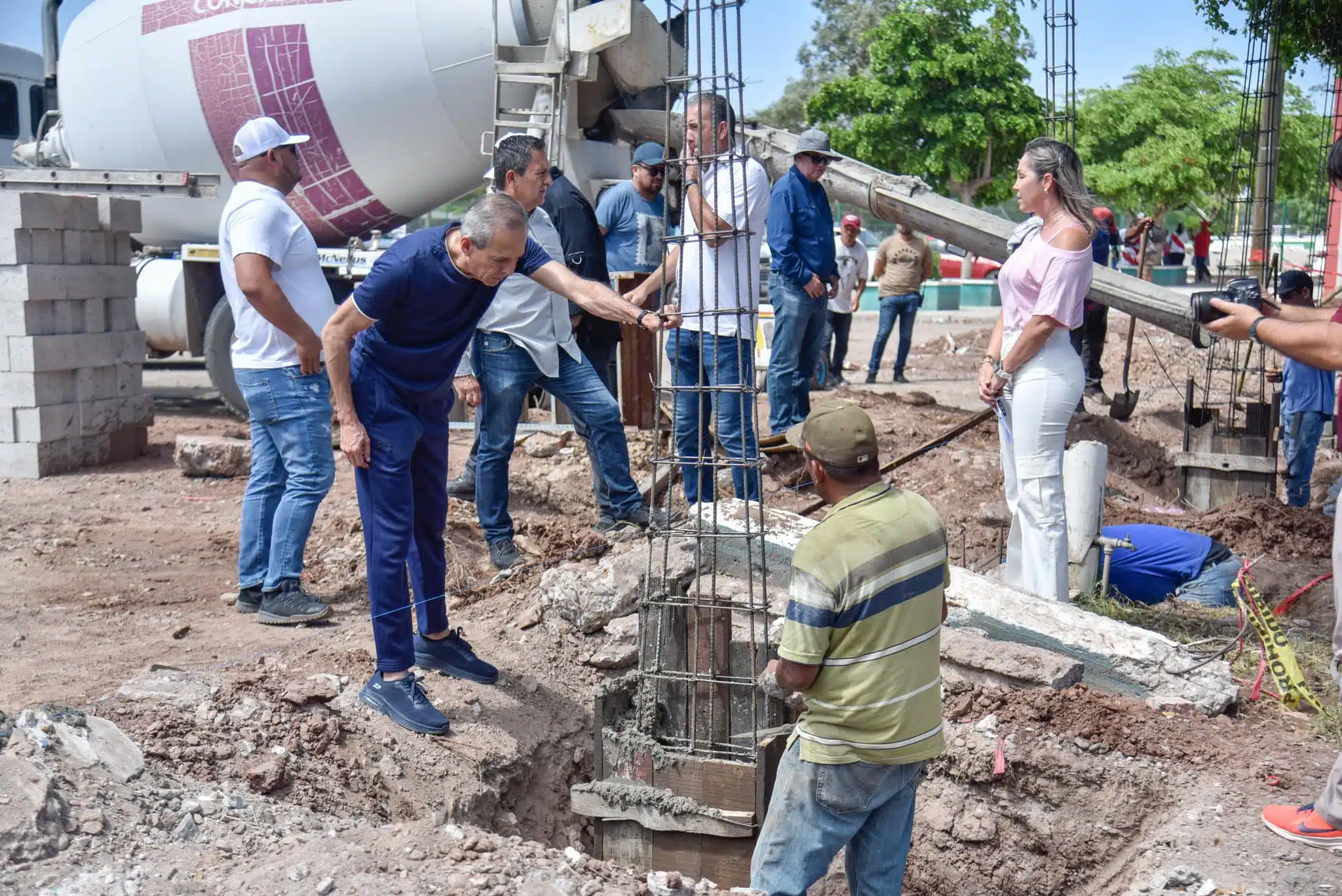 Alcalde supervisa 6 obras en Ahome, pidió que se construyan con la calidad apropiada