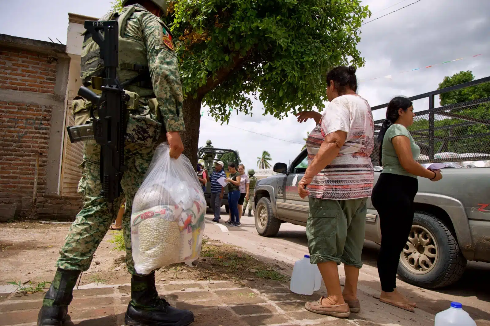 Sebides entregó apoyos a las familias de la zona rural de Concordia y Rosario que han sido afectadas por los sucesos de violencia.