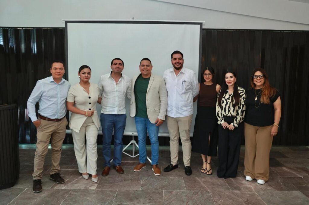 Asisten más de 90 empresas y emprendedores a curso en Mazatlán