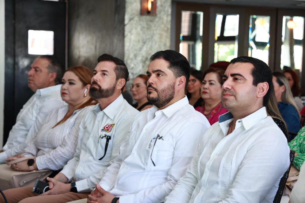 Asisten más de 90 empresas y emprendedores a curso en Mazatlán