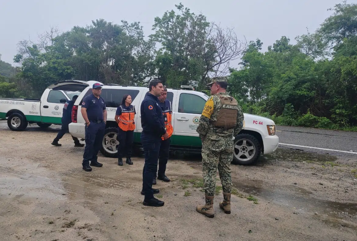 Declaran alerta roja y suspenden clases en 20 municipios de Michoacán por huracán John