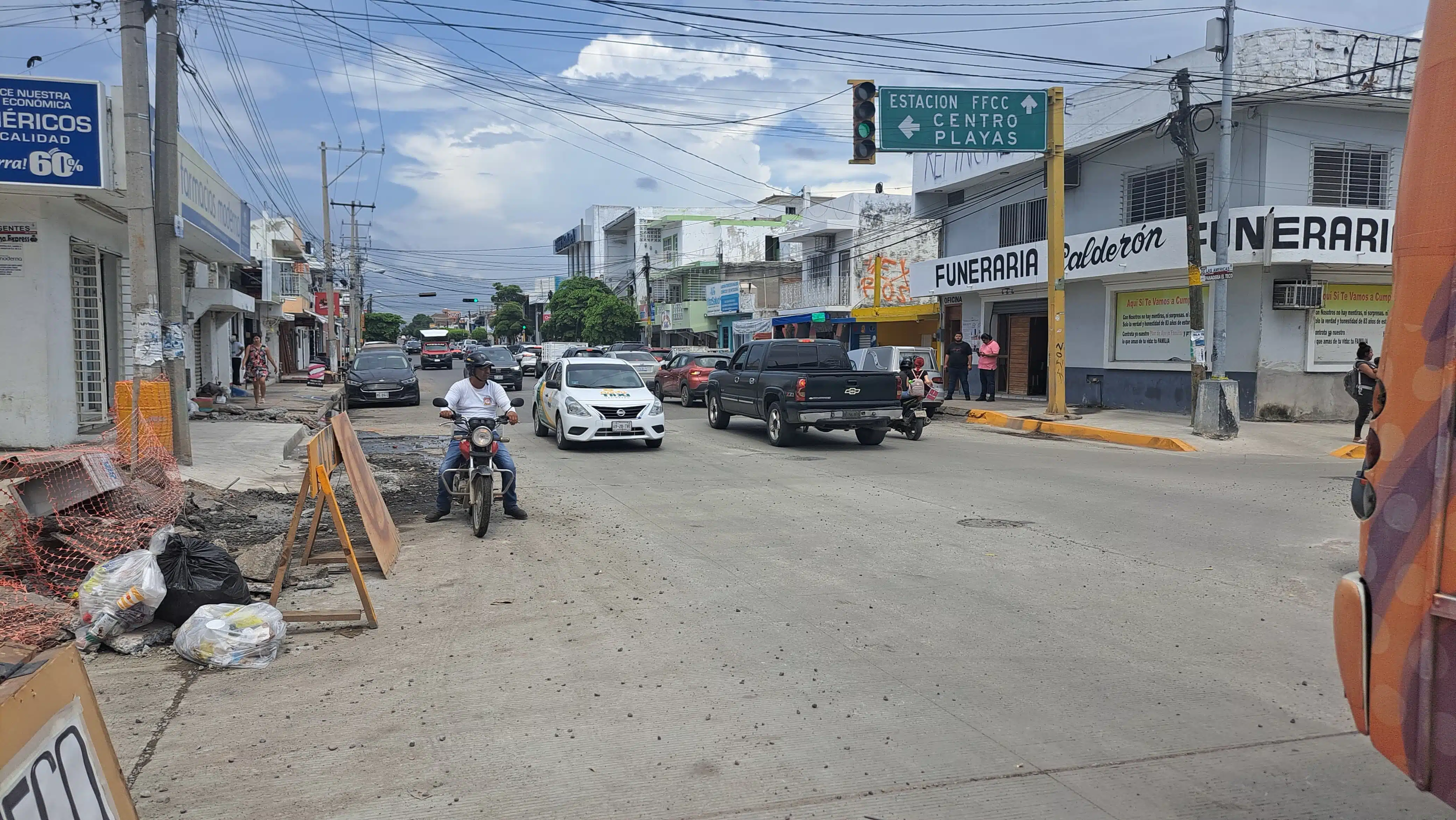 Avenida Insurgentes, en Mazatlán.