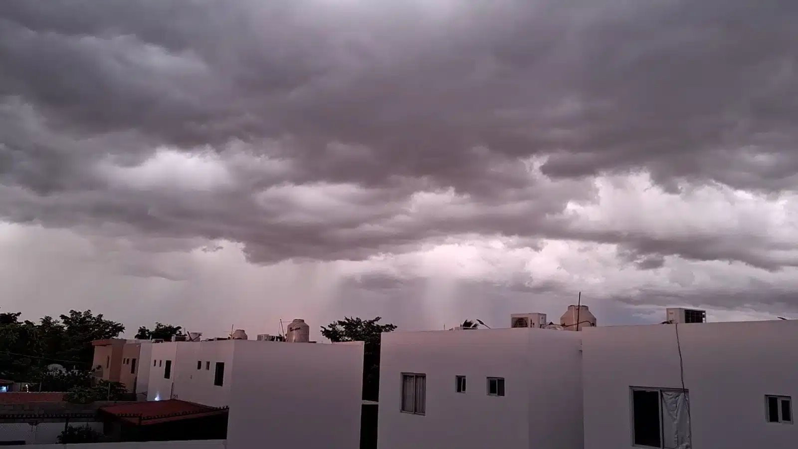 ¿En mi cuadra llueve y en la tuya no?