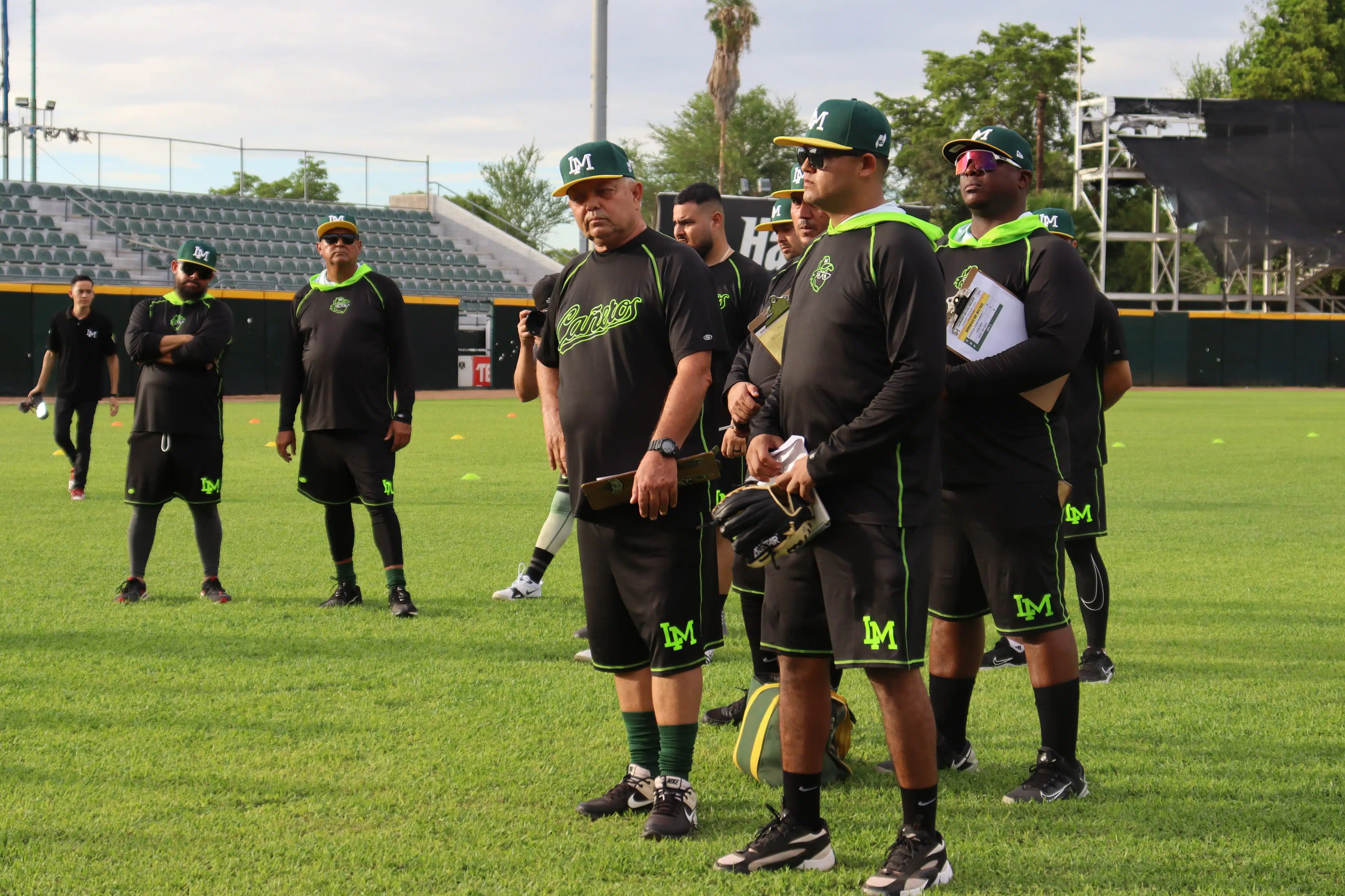 Cañeros de Los Mochis entrenando en el Chevron Park.