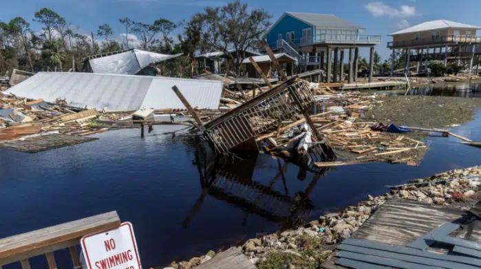 Huracán Helene deja casi 100 muertos en EU