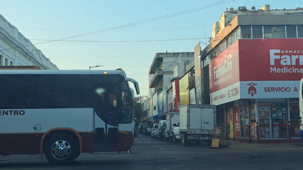 Choferes de Culiacán lamentaron que no ha repuntado el pasaje de estudiantes