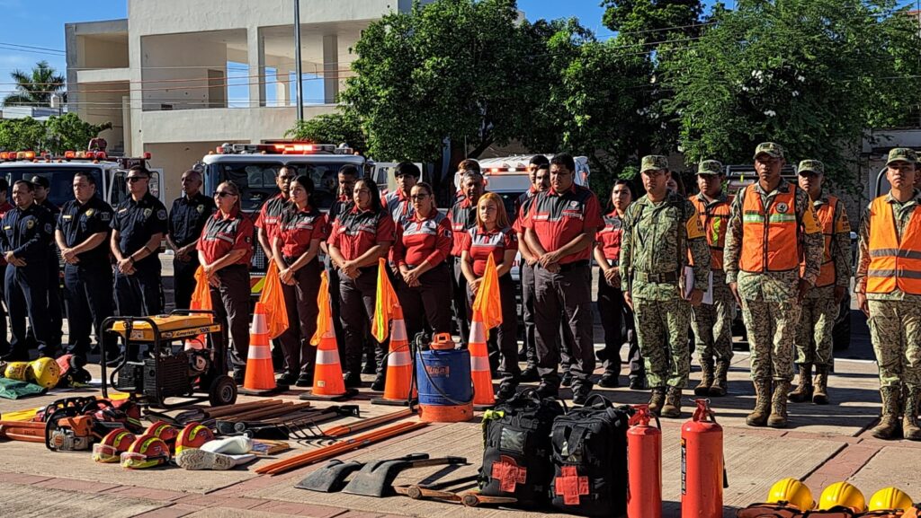 Con diversas actividades celebran el aniversario de Protección Civil en el país