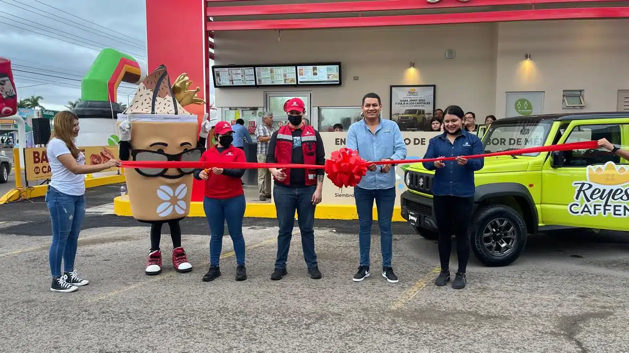 Corte de listón de la sucursal 11 en la colonia Jaramillo, Los Mochis.