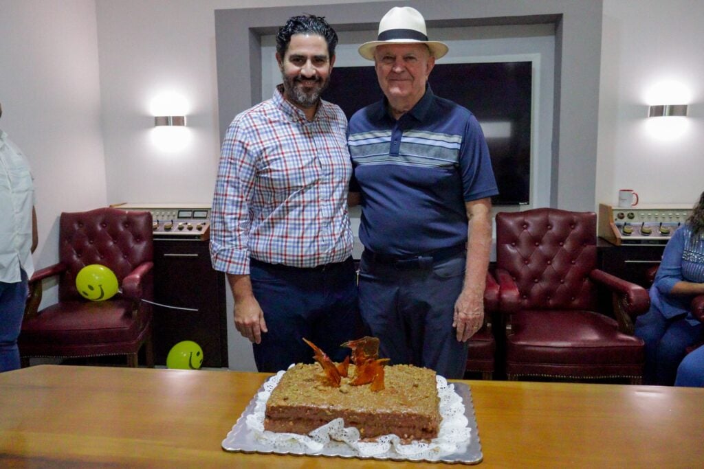 Ingeniero Manuel Francisco Pérez Muñoz junto a su hijo, el ingeniero Manuel Ignacio Pérez Gastélum.