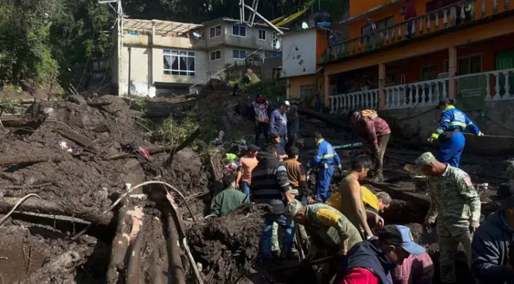 Asciende a 9 el número de fallecidos por deslave de cerro en Jilotzingo, Edomex