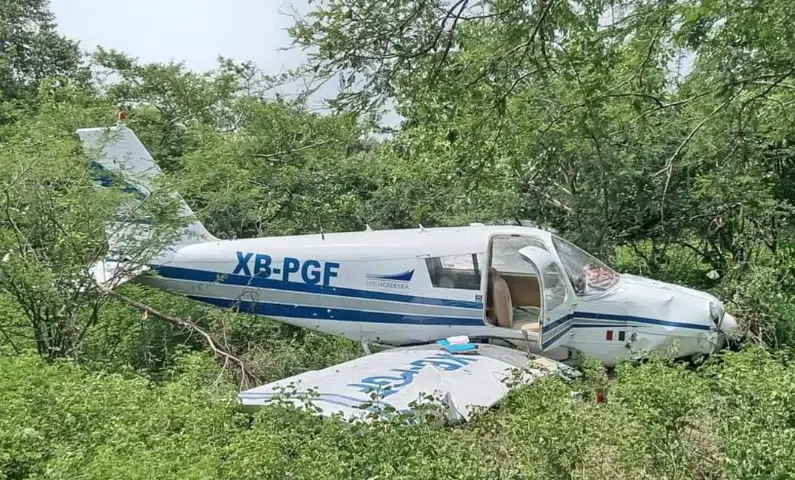 Avioneta se desploma y deja 2 heridos en Miacatlán, Morelos