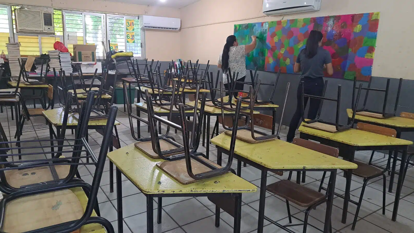 Maestros si van a clases pero alumnos no