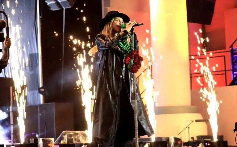 En versión de corrido tumbado, Belinda canta “Sapito” en el Festival Arre 2024