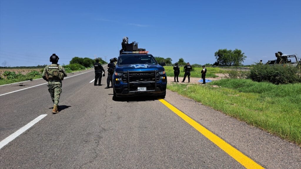 Encuentran a dos hombres asesinados a balazos por la maxipista Culiacán-Mazatlán