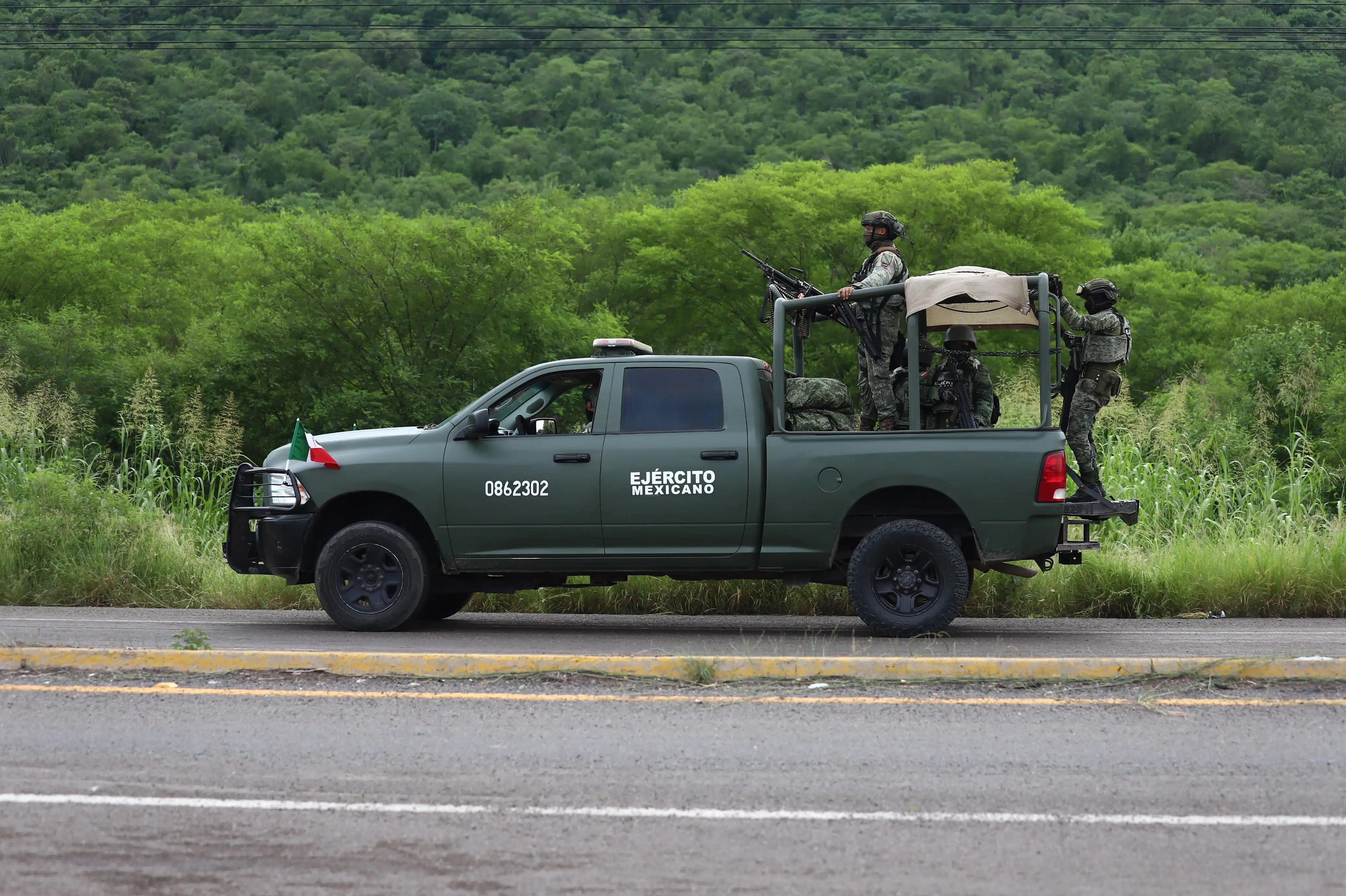 Elementos del Ejército Mexicano tuvieron un enfrentamiento en la carretera México 15 en la salida sur de Culiacán.