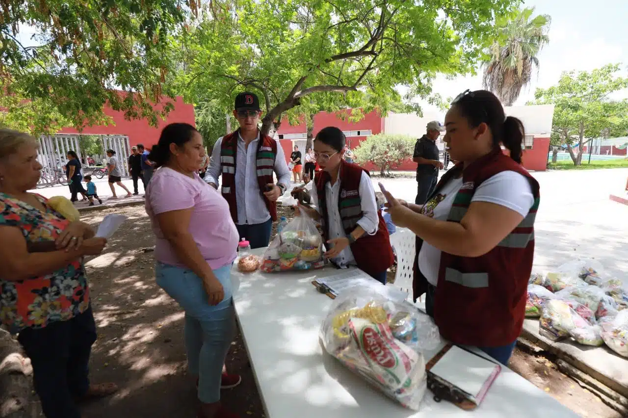 Entrega ayuntamiento más de 5 mil despensas en Culiacán