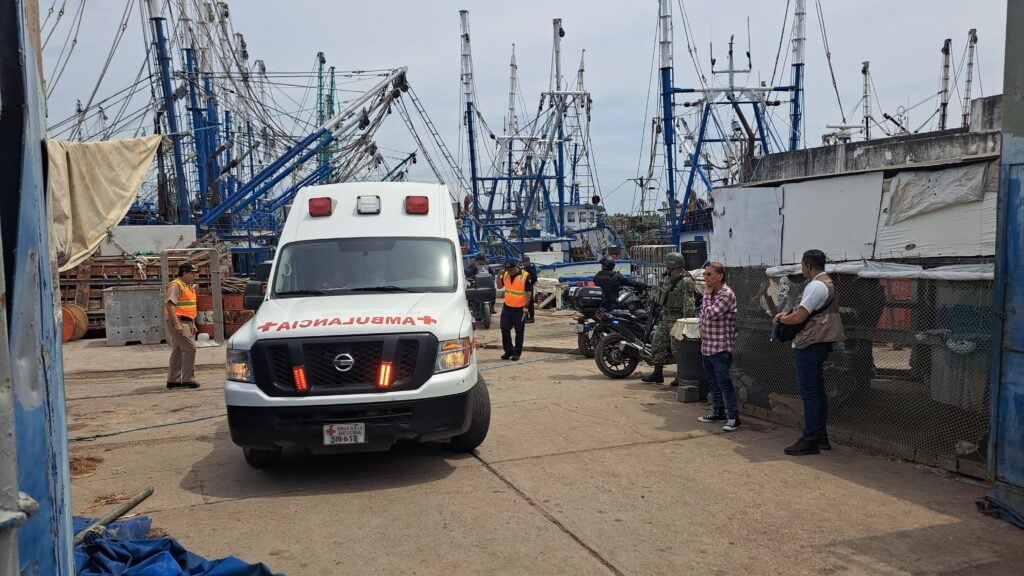 Explosión en barco deja una persona sin vida y otra lesionada en Mazatlán