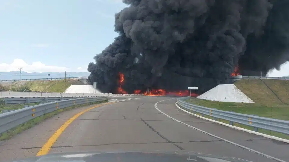 Explota pipa en carretera de Jalisco; un muerto y tres heridos