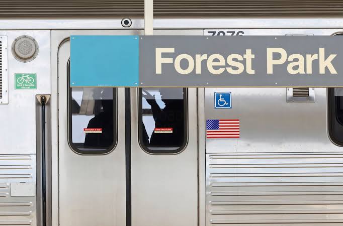 Fallecen cuatro personas tras ataque armado en estación de tren en Chicago