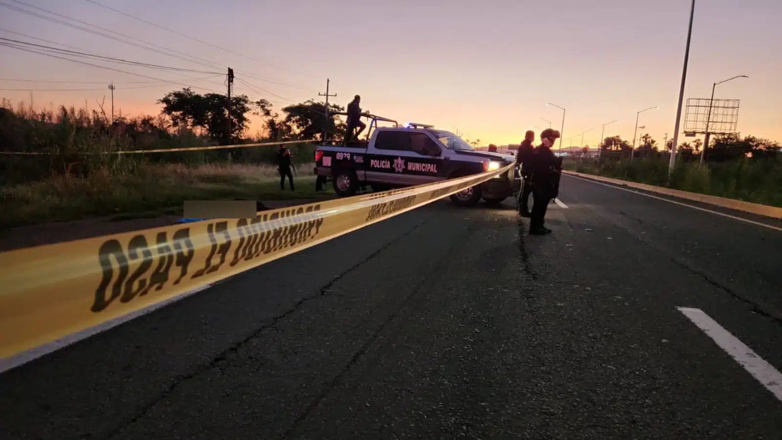 Hallan a mujer asesinado sobre la Costerita, al sur de Culiacán