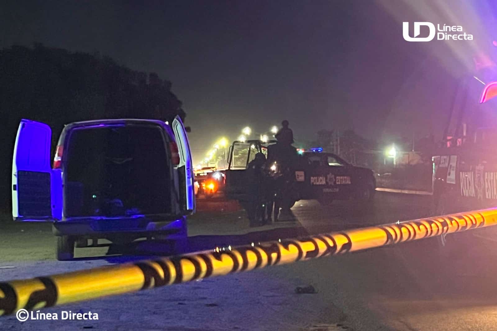 Elementos de la Policía Estatal Preventiva (PEP) y el Ejército Mexicano arribaron para acordonar el lugar del hallazgo.