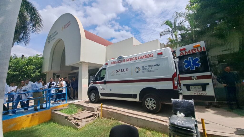 Ambulancia nueva del Hospital General de Guasave