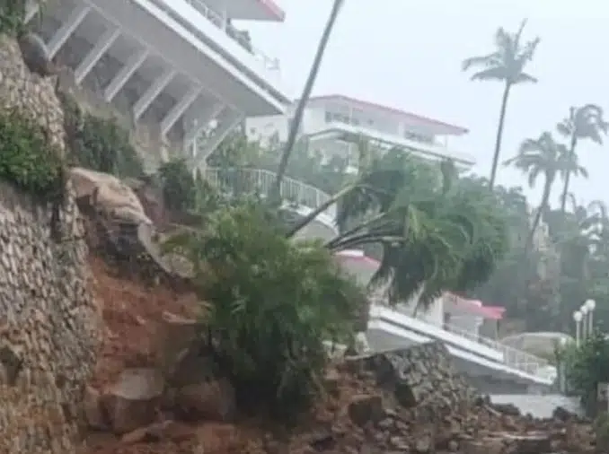 Se desploma muro del hotel Las Brisas en Acapulco tras lluvias provocadas por John