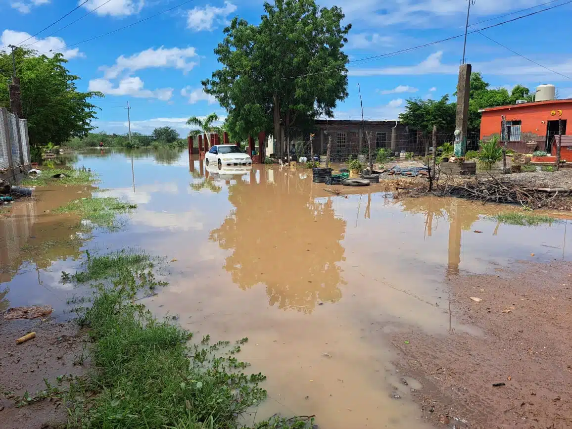 Los primeros daños que dejó lo que fue la tormenta tropical “Ileana”: calles anegadas, cientos de viviendas inundadas, desborde de drenes y familias refugiadas.