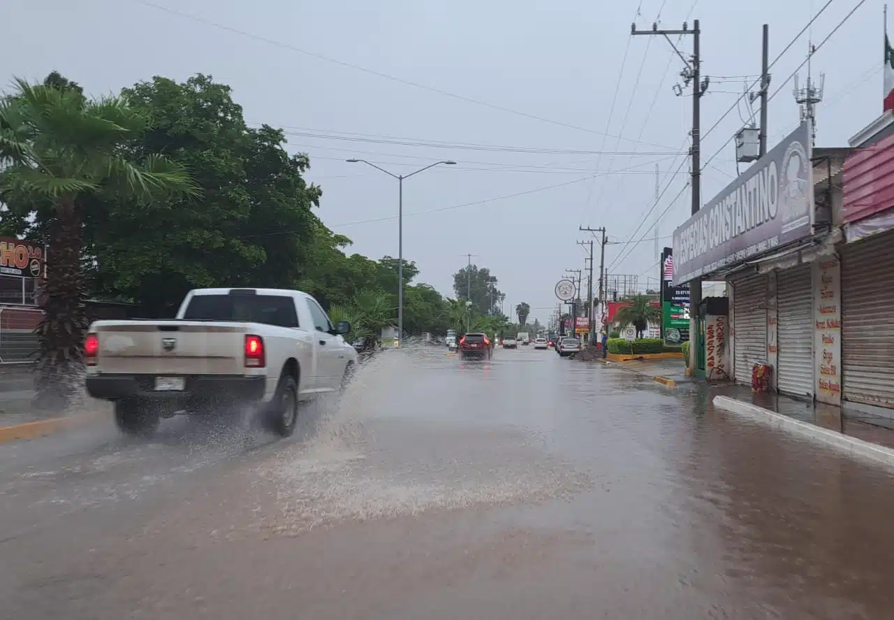 “Ileana” deja lluvias históricas en Guasave