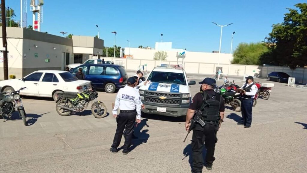 Implementan operativo a motociclistas de El Fuerte por no usar casco