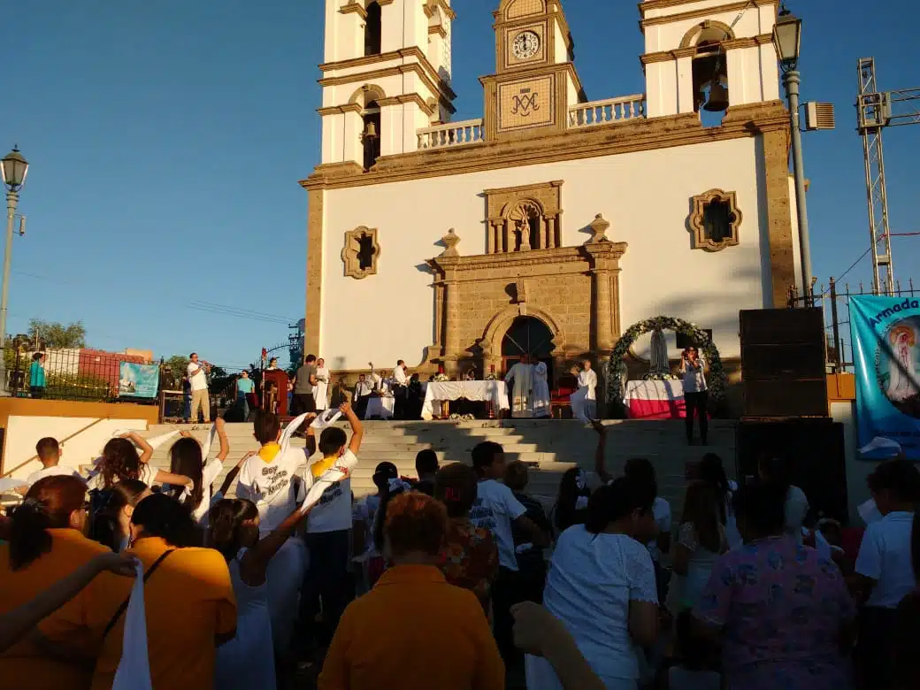 Inicia la veneración a Nuestra Señora del Rosario