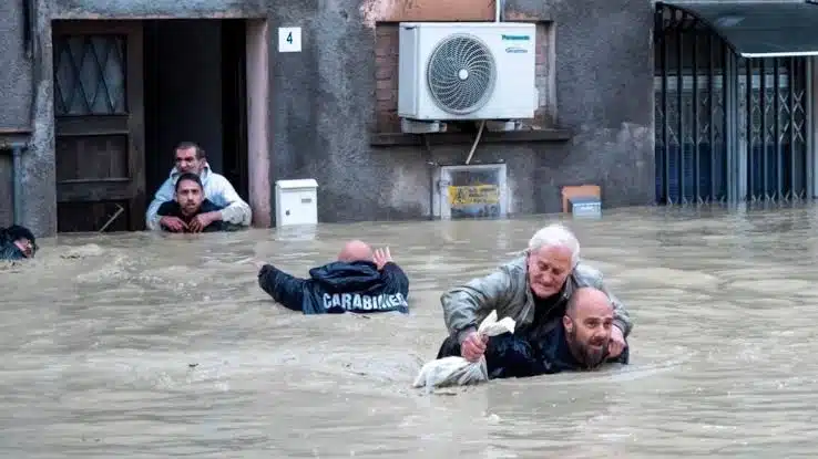 Inundaciones en Italia dejan más de 10 mil desplazados y dos desaparecidos