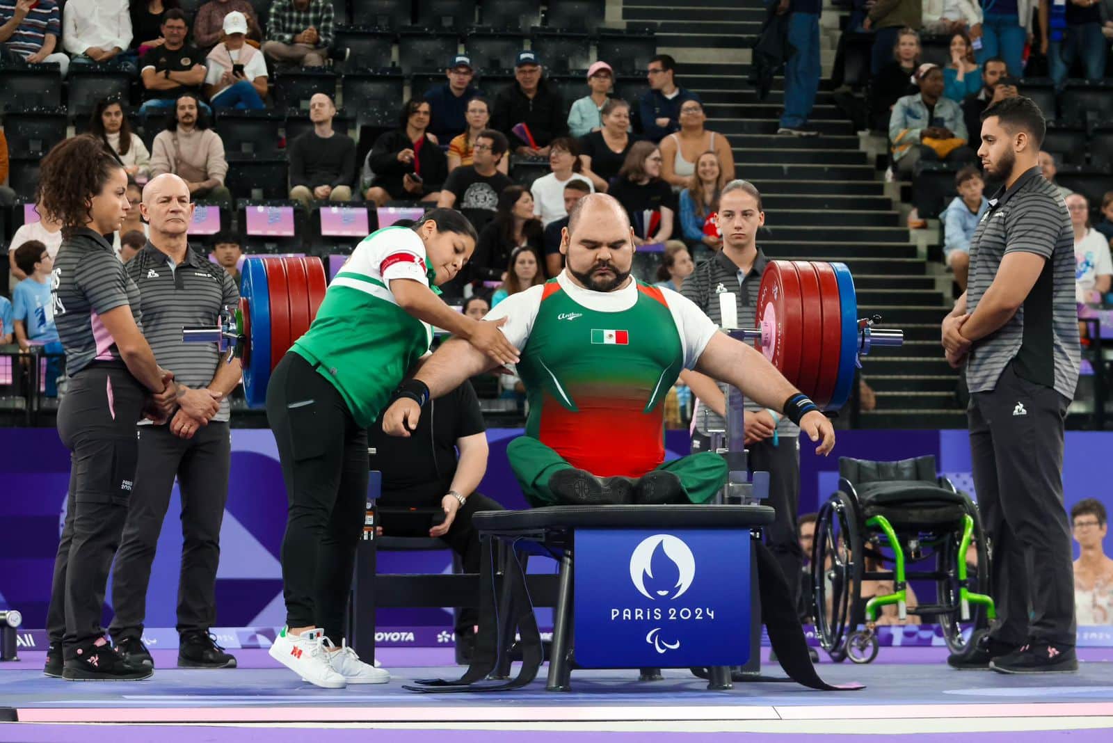 José Castillo gana una medalla en Powerlifting