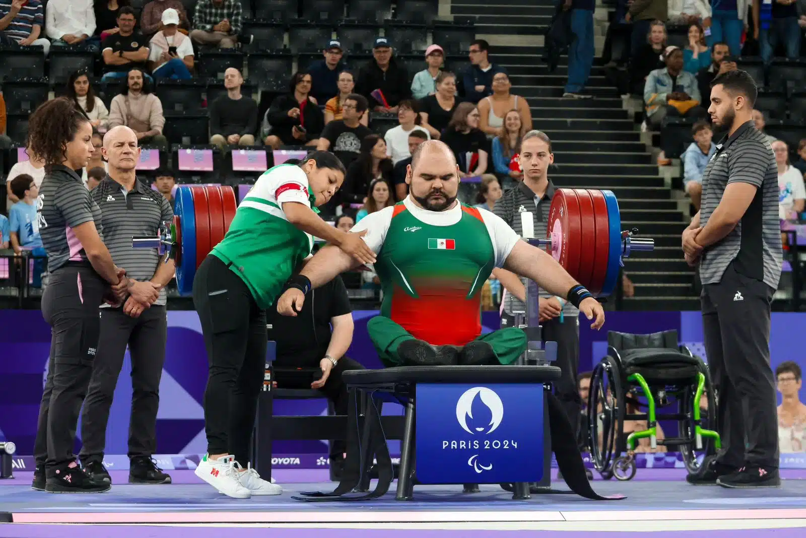 José Castillo gana una medalla en Powerlifting