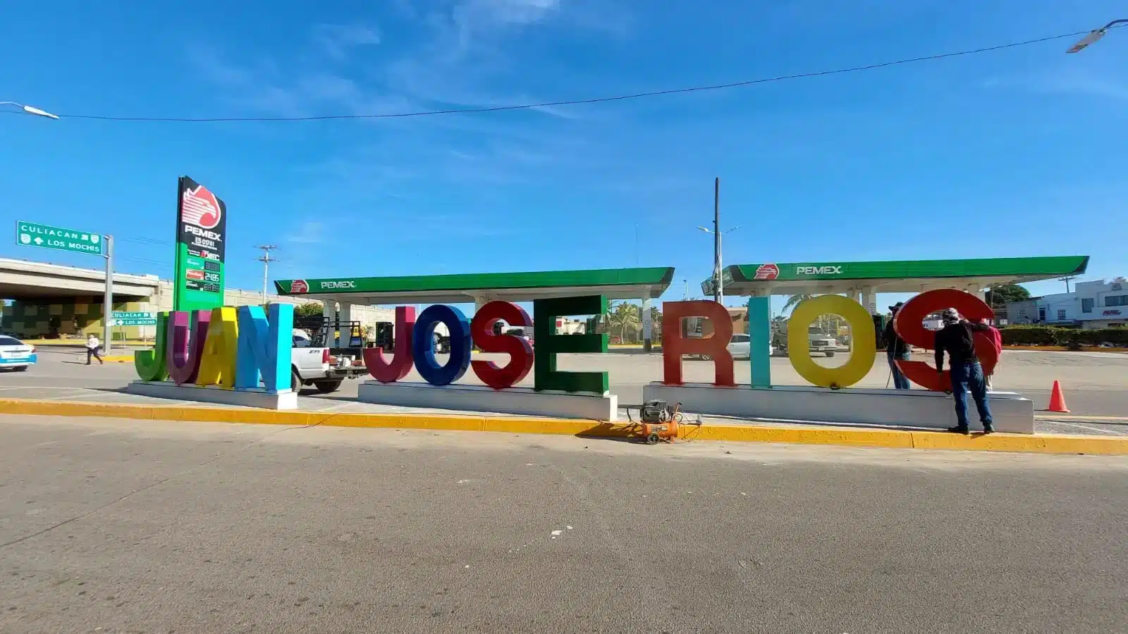 Letras coloridas con la leyenda 