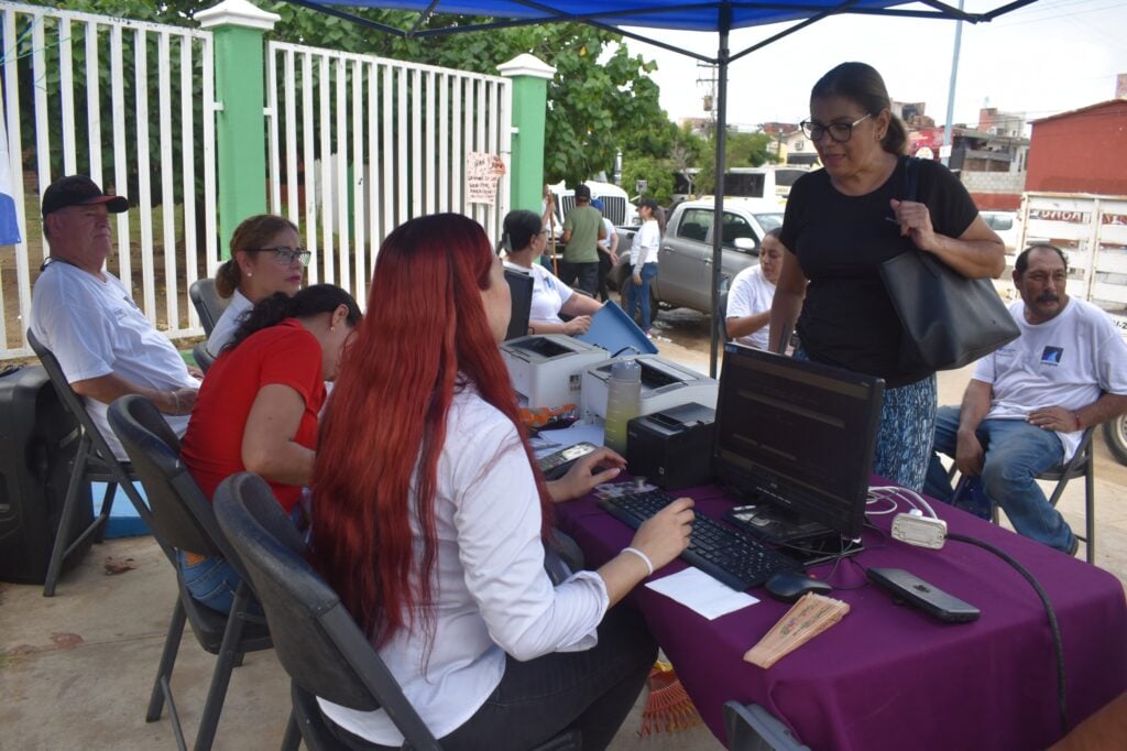 Jumapam limpia calles y andadores del Alarcón en Mazatlán