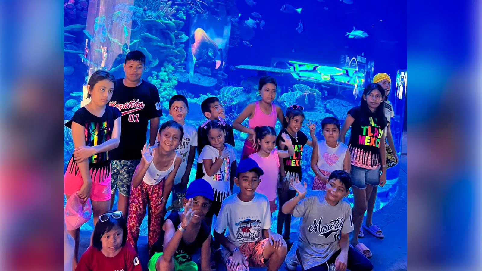 Le cumplen el sueño a 20 niños de conocer el mar y Gran Acuario Mazatlán